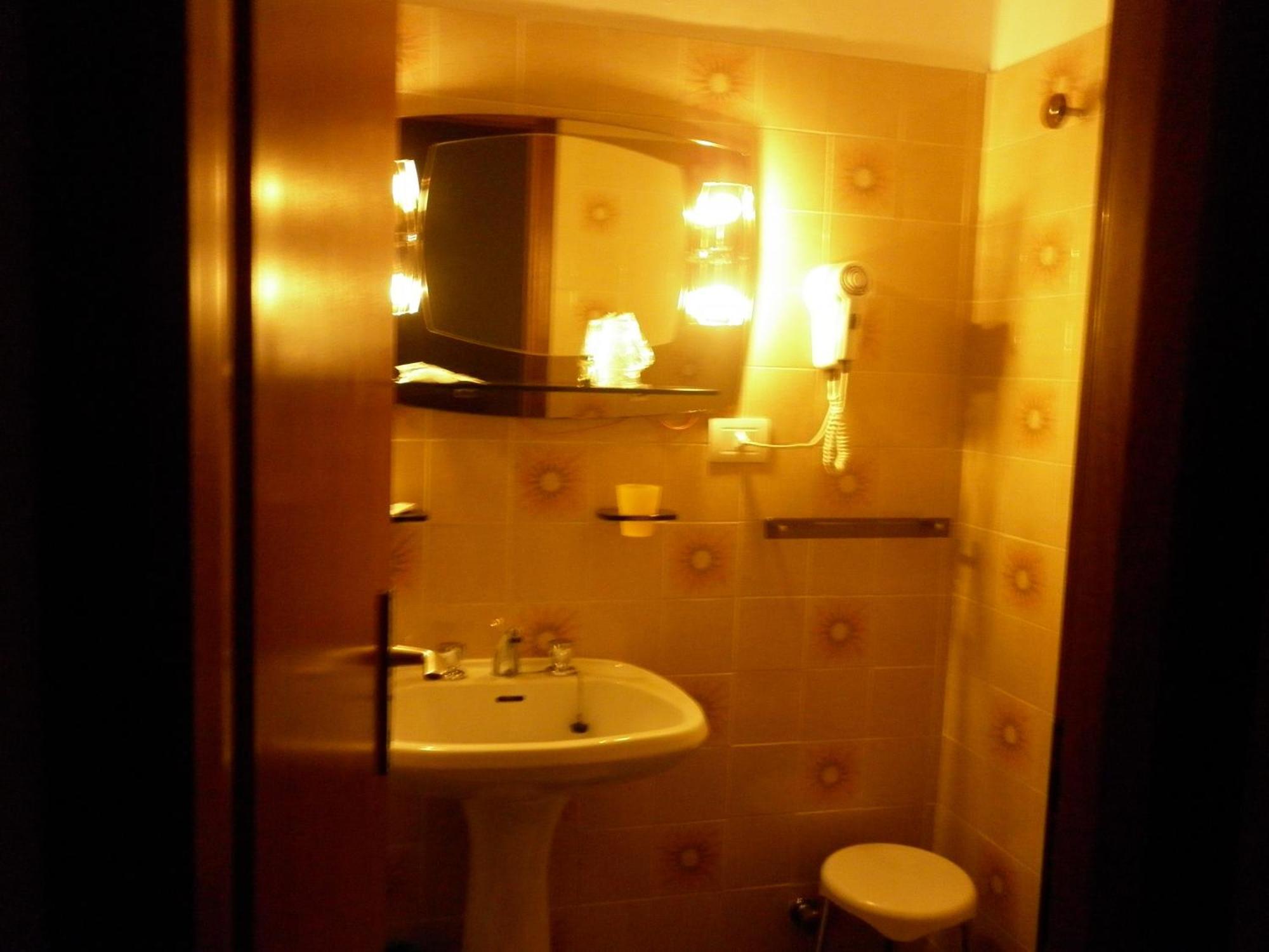 Hotel Cristina Tenno Δωμάτιο φωτογραφία