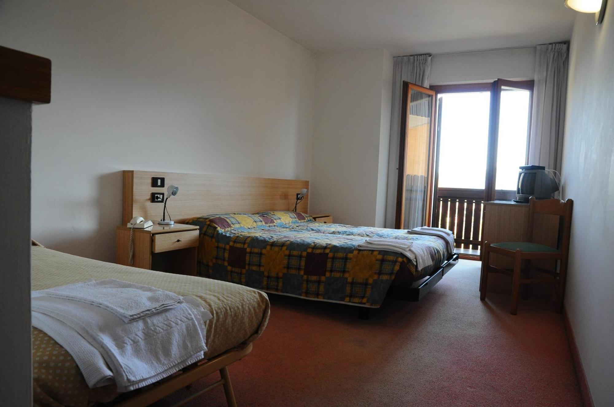 Hotel Cristina Tenno Δωμάτιο φωτογραφία
