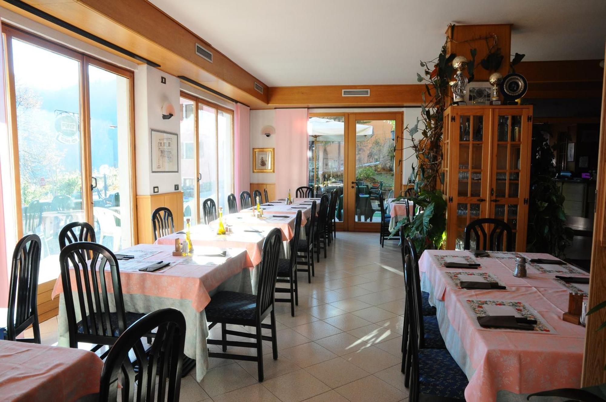 Hotel Cristina Tenno Εξωτερικό φωτογραφία