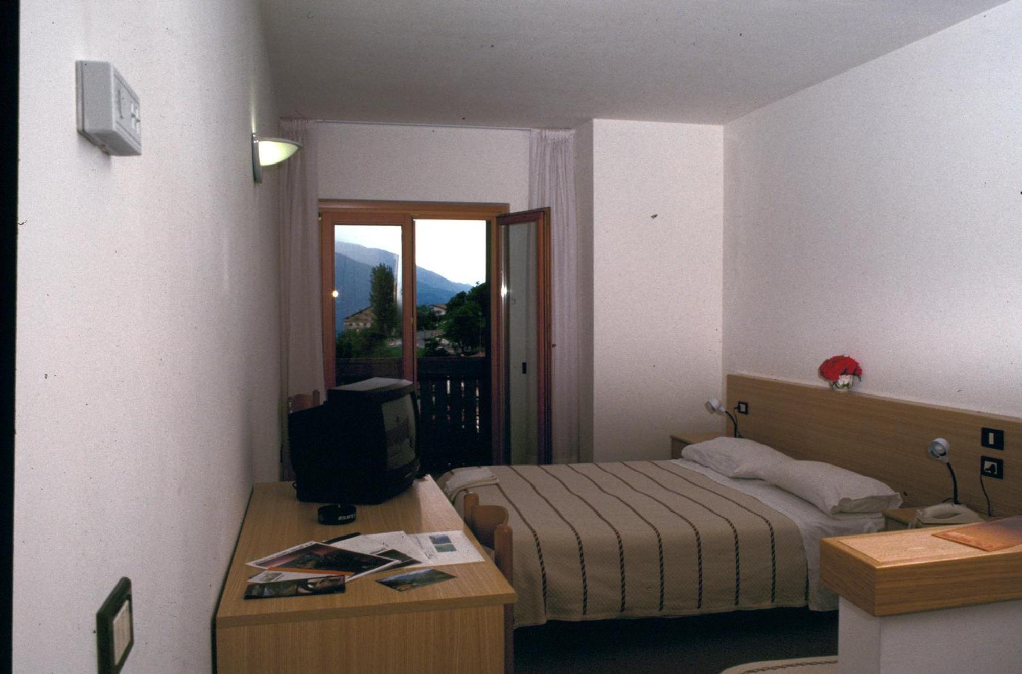 Hotel Cristina Tenno Εξωτερικό φωτογραφία